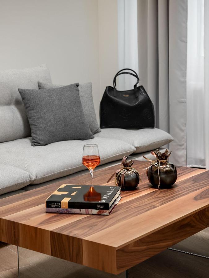 J&A Luxury Residence เอเธนส์ ภายนอก รูปภาพ